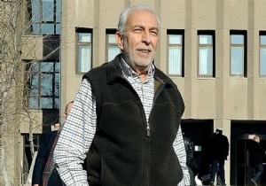 Emin laan yazd: Camilerde Trk Bayra yine yasak! 