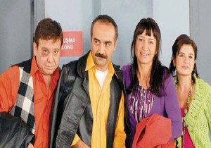 Bir Demet Tiyatro aklamas: imdi olsa komple biplerlerdi 