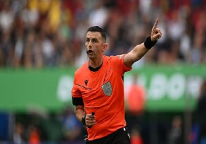 Galatasaray a �ngiliz hakem 
