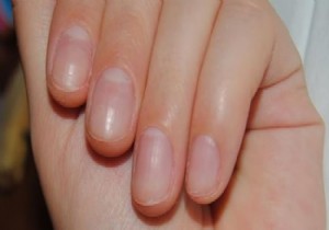 T�rnaklar�n� keserken kimse dikkat etmiyor! Doktorlar uyard� 