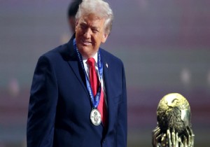 Trump��n 2026 mesaj� dikkat �ekti 